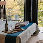 Lira The Hidden Gem Above The Sea Villa *