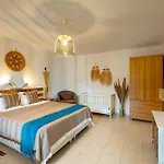 Lira The Hidden Gem Above The Sea Villa