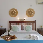 Lira The Hidden Gem Above The Sea Villa *