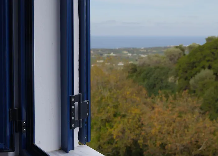 Lira The Hidden Gem Above The Sea Villa *