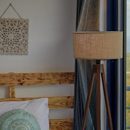 Lira The Hidden Gem Above The Sea 罗希姆诺