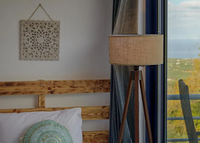 Lira The Hidden Gem Above The Sea Ретимно