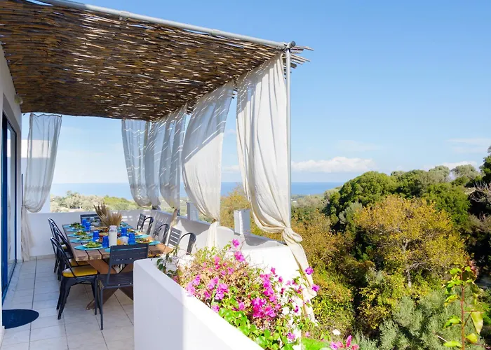 Lira The Hidden Gem Above The Sea Вилла *