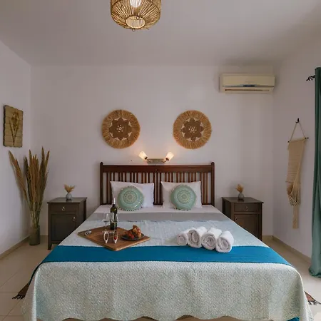 Vilă Lira The Hidden Gem Above The Sea *