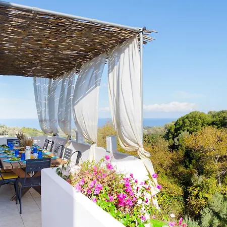 Lira The Hidden Gem Above The Sea Villa *